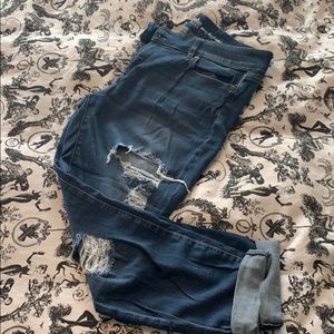Boyfriend fit distressed jeans